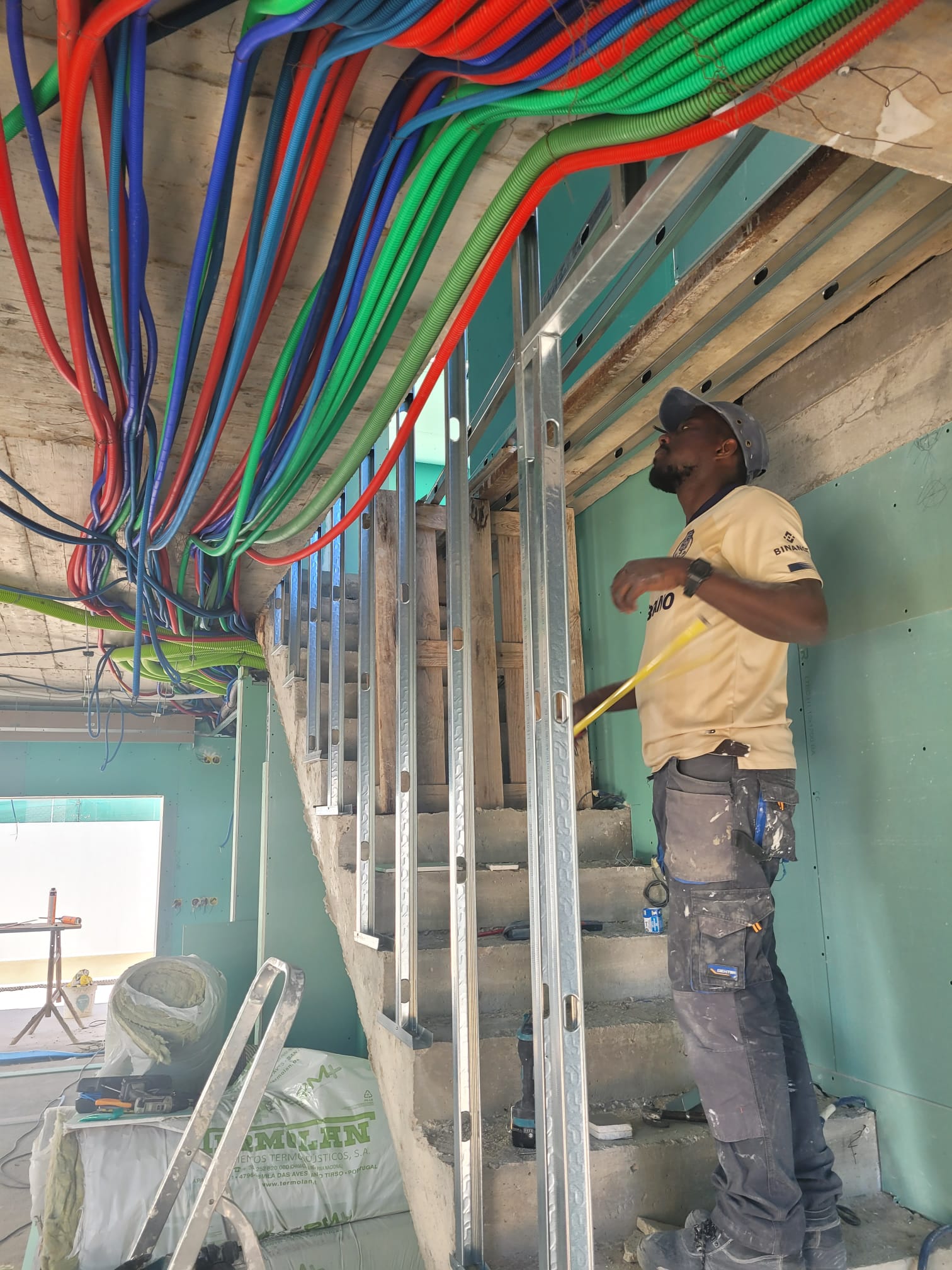 Coordination of building services on site